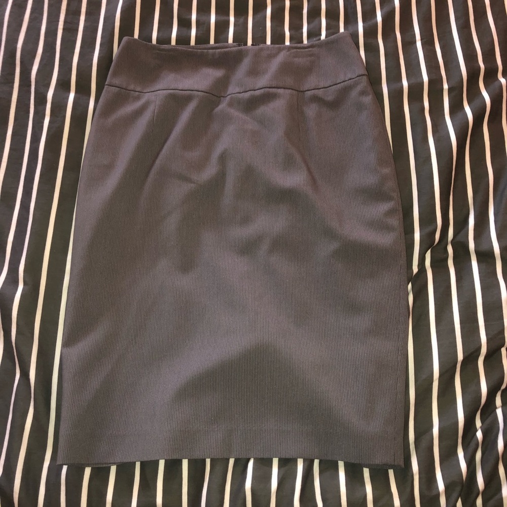 Gray pencil skirt